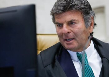 Fux vota pela prorrogação da CPMI do INSS; placar está 4 a 2