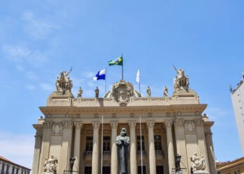 Ferros-velhos poderão ser fechados se venderem fios de cobre roubados