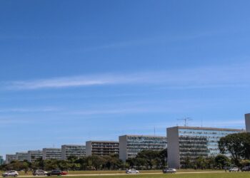 Governo bloqueia R$ 1,2 bilhão do PAC e R$ 334 milhões de emendas