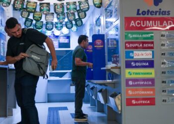 Mega-Sena acumula e prêmio principal vai para R$ 8 milhões