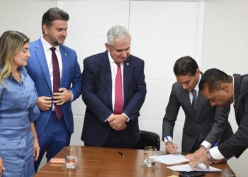 BASTIDORES: O plano de Angelo Coronel para turbinar o Republicanos na Bahia