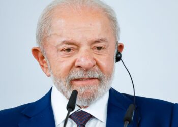 Lula chega à Alemanha para assinar parcerias comerciais e de inovação