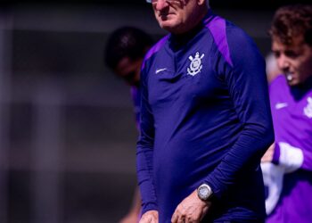 Corinthians demite Dorival Júnior após derrota para o Internacional