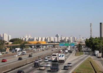 MPRJ pede suspensão das obras na Via Dutra, após risco de alagamento