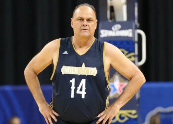 Jogador de basquete Oscar Schmidt morre aos 68 anos em São Paulo