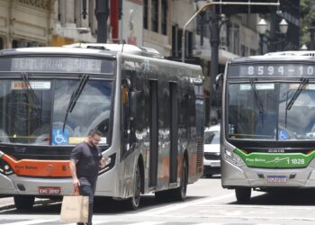 Inflação oficial chega a 0,88% em março, diz IBGE