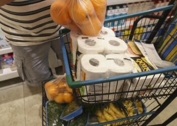 Cesta básica fica mais cara em todas as capitais brasileiras em março