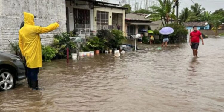 Chuvas em Pernambuco causam deslocamento de 9,4 mil pessoas