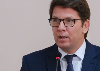 Mário Frias viajou para o exterior sem autorização da Câmara