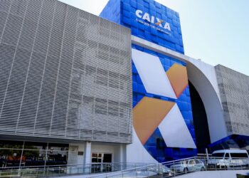 Caixa e BB liberam abono salarial para nascidos em maio e junho