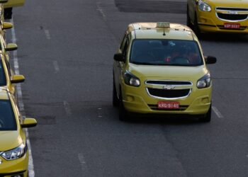 CMN regulamenta nova linha para motoristas de aplicativos e taxistas