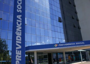 Fila do INSS cai ao menor nível em 21 meses, com 1,8 milhão de pedidos