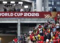 Paixão pelo futebol expõe população à publicidade de bets, alerta Idec