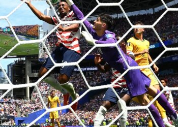 Estados Unidos bate a Austrália e fica perto da classificação