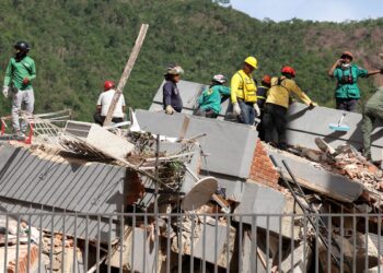 Número de mortos por terremoto na Venezuela sobe para 1.450