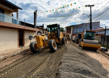 Alagoinhas: Obras das ruas Thompson Flores e Inácio Bastos entram em fase final de pavimentação