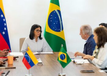 “Ajuda brasileira não será episódica”, diz Múcio em visita à Venezuela