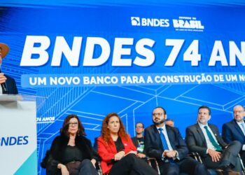 Confiança dos técnicos impulsiona bons resultados do BNDES, diz Lula
