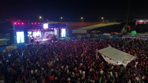 São João de Alagoinhas: milhares de forrozeiros curtem a primeira noite de festa na Arena Zé Ribeiro