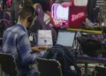 Jovens ocupados são maioria, mas 6,2 milhões seguem como “nem-nem”