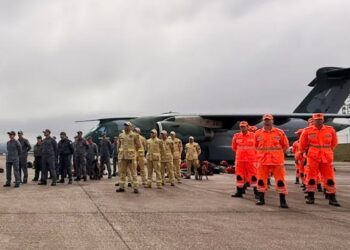 Quarto voo brasileiro para Venezuela decola com bombeiros e donativos
