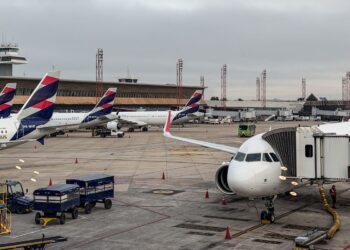 Regras sobre combustível sustentável de aviação devem sair em breve