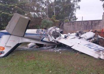 Queda de bimotor deixa dois mortos em Marília, interior de São Paulo