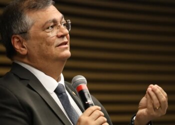 Dino envia à PF explicações de partidos sobre gestão de emendas