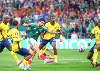 México bate Equador e avança às oitavas de final da Copa
