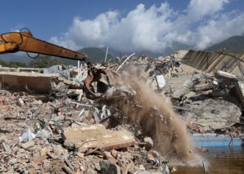 Sobe para 2.595 número de mortos em terremotos na Venezuela