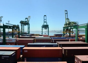 Projeção de superávit comercial é elevada para US$ 90 bilhões