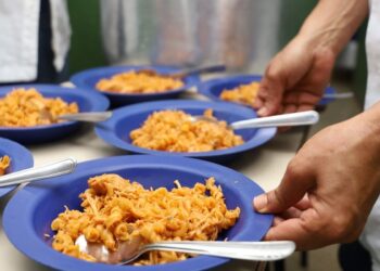 Brasil completa 1 ano fora do Mapa da Fome, mas desafios persistem