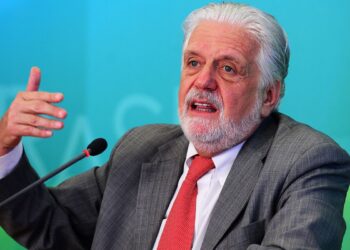 PF intima Jaques Wagner a depor sobre investigações do Banco Master
