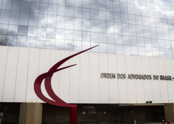OAB pede que STF autorize comunicação entre Flávio e Jair Bolsonaro