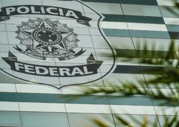 Em manifestação escrita, Flávio Bolsonaro nega ter caluniado Lula