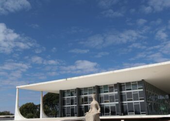 Defesa reforça pedido de manutenção da prisão domiciliar de Bolsonaro