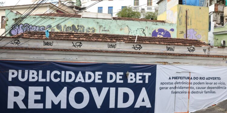 Belo Horizonte proíbe publicidade de bets em espaços públicos