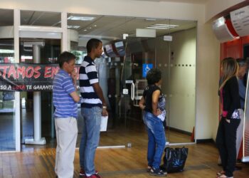 Bancários fazem paralisação nacional de 24 horas nesta quinta-feira