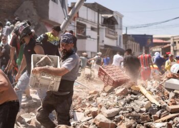 Forte terremoto deixa pelo menos 20 mortos na Colômbia
