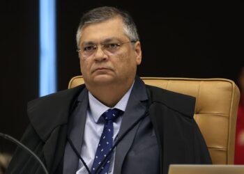 Flávio Dino autoriza novo inquérito da PF para investigar Lulinha