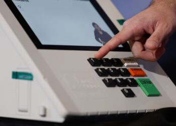 Assinatura digital e lacração impedem alteração em sistemas eleitorais