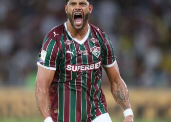 Fluminense vira sobre o Remo e se mantém firme no G-4 do Brasileirão