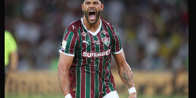 Fluminense vira sobre o Remo e se mantém firme no G-4 do Brasileirão