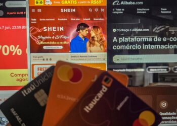 Governo fará esforço por fim da taxa das blusinhas, diz Durigan