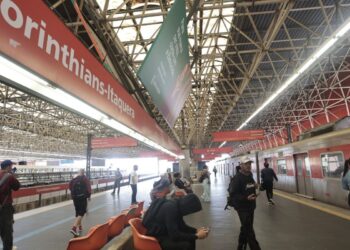 Trabalhadores da CPTM realizam assembleia sobre continuidade da greve