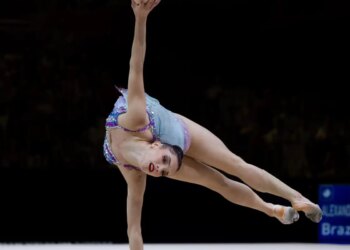Babi e Maria Eduarda brilham em 1º dia do Mundial de Ginástica Rítmica