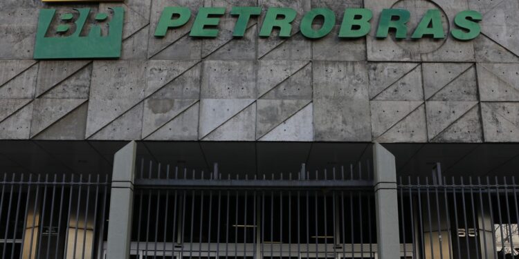 Petrobras anuncia descoberta de petróleo na Foz do Amazonas
