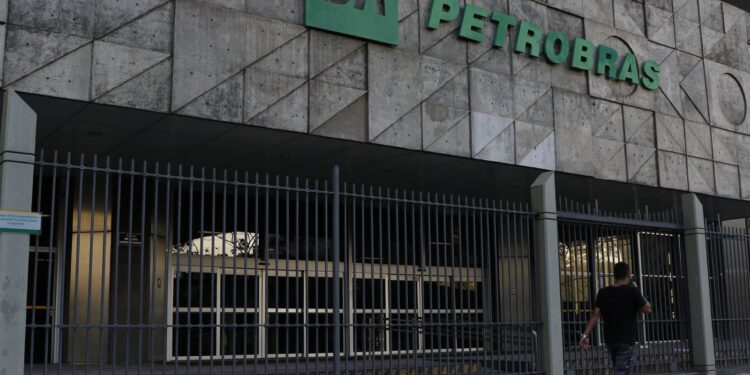 Petrobras negocia exploração em Gana para ampliar presença na África