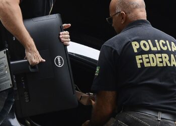 PF investiga senador Weverton Rocha por suspeita de desvios no INSS