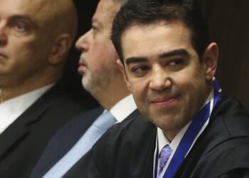 Bruno Dantas renuncia ao cargo de ministro do TCU
